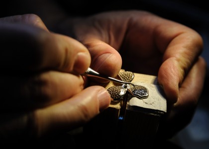 Unlocking the Value: A Guide to Evaluating the Worth of Your Vintage Jewellery